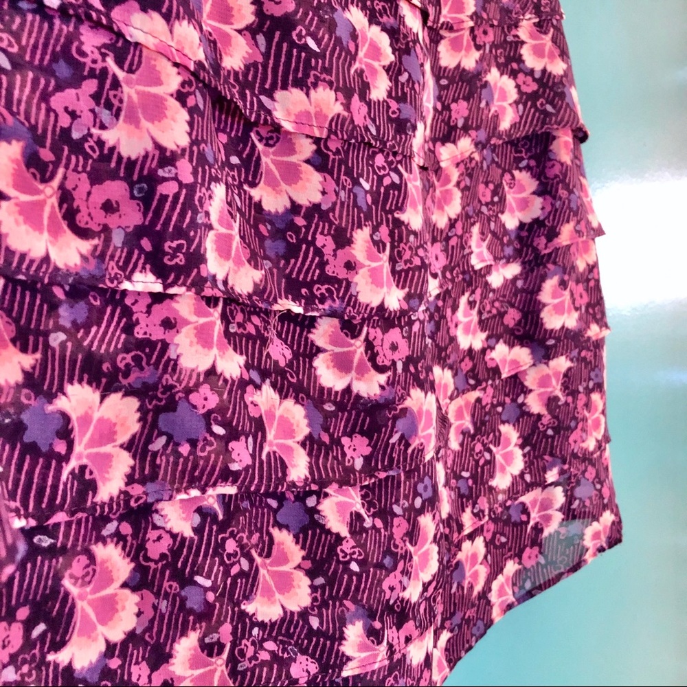 Decree Short Sleeve Ruffle Top - Picture 4 of 6
